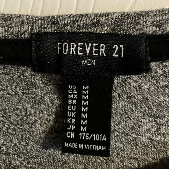 Men's charcoal grey Forever 21 t-shirt with black cuffs, size M - Picture 4 of 6